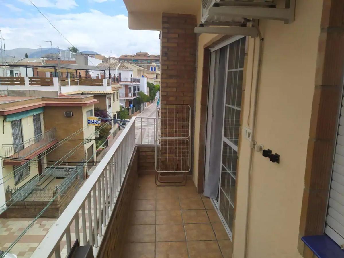 Apartamento 3 Dormitorios Frente A Hospital De Traumatologia Granada Luaran gambar