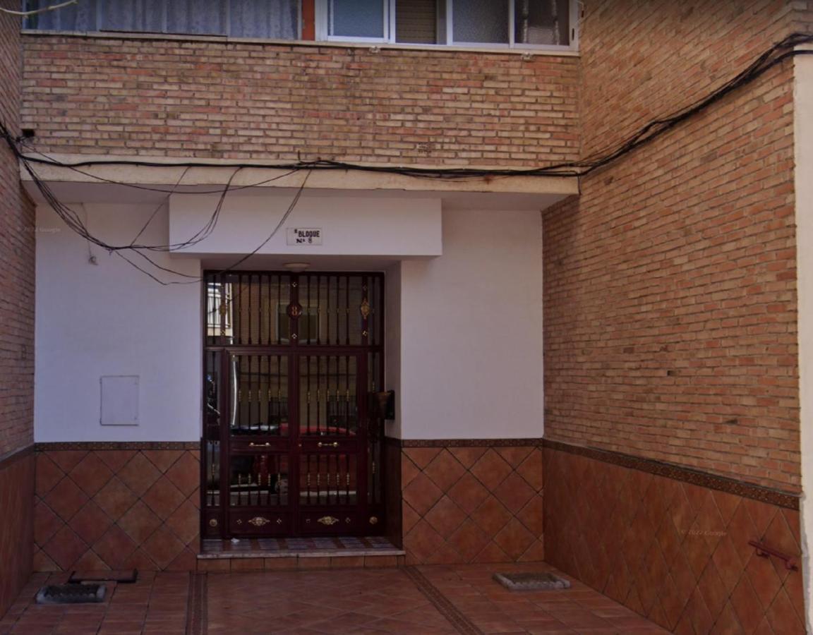 Apartamento 3 Dormitorios Frente A Hospital De Traumatologia Granada Luaran gambar