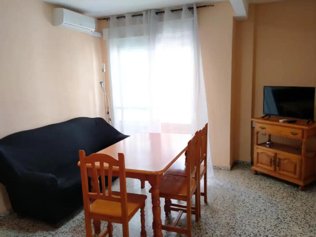 Apartamento 3 Dormitorios Frente A Hospital De Traumatologia Granada Luaran gambar